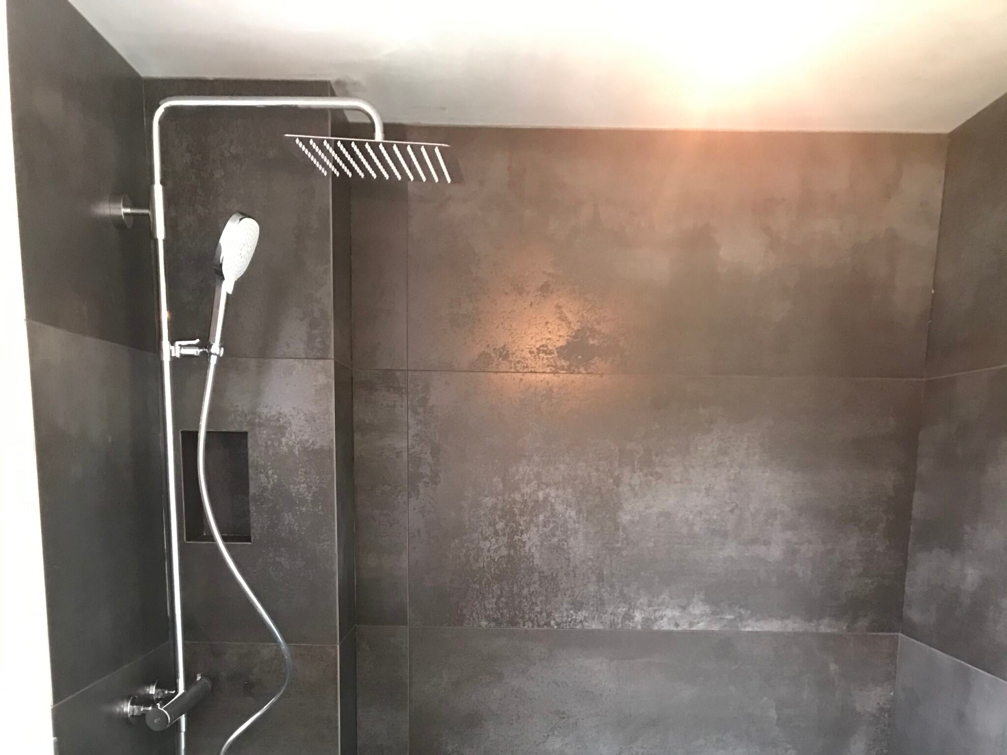 Dusche Einbau Sanitär Basel.jpg